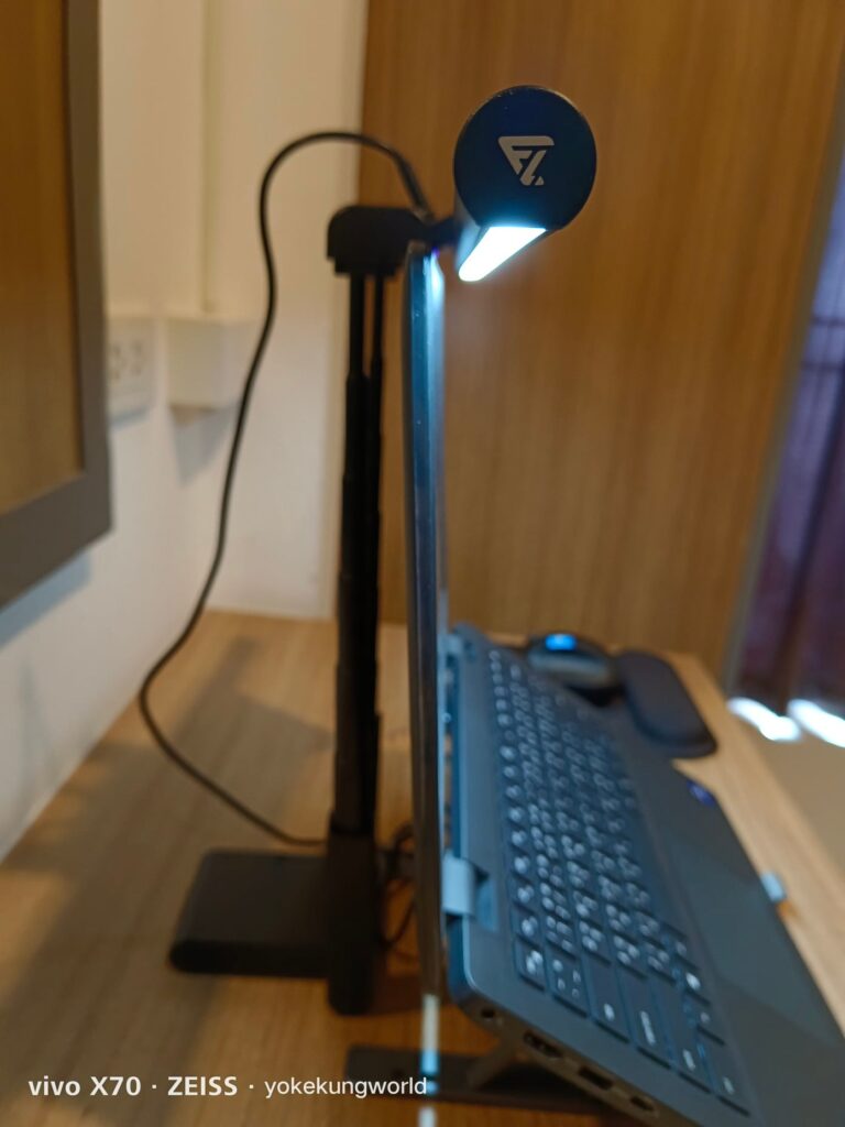 โคมไฟจอคอม FutureLabs T-Lamp